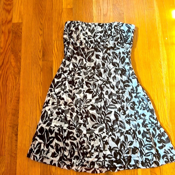 WHBM - Picture 1 of 8